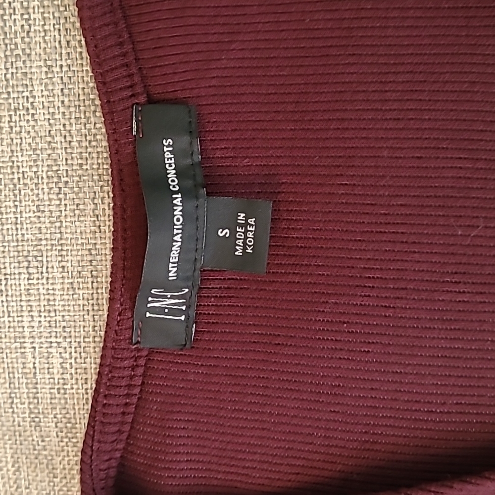 NWOT 3/4 sleeve top - Picture 2 of 2